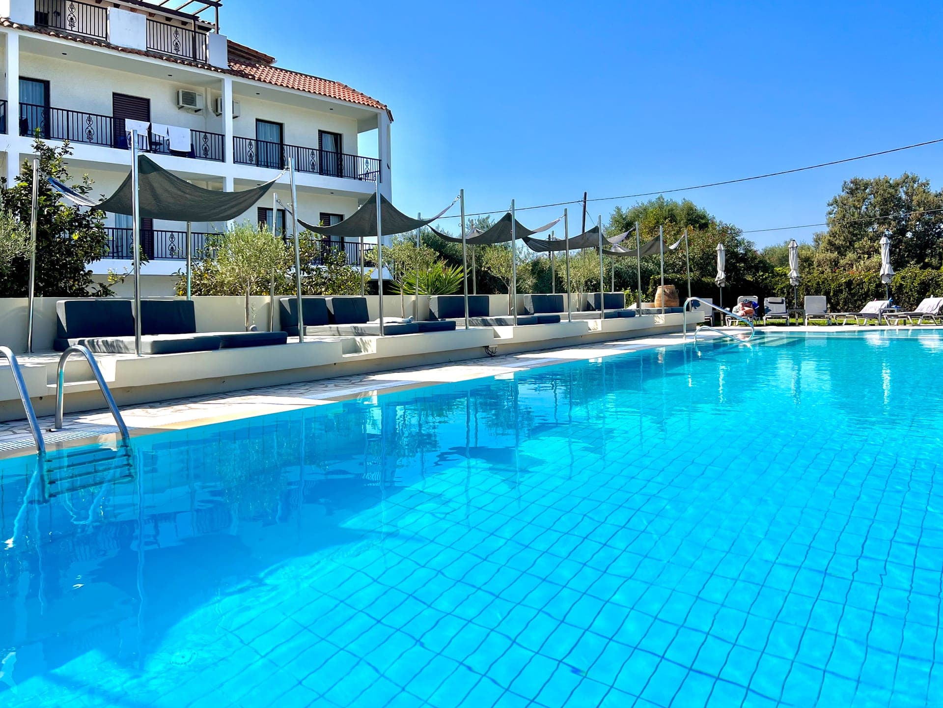 HOTEL - POOL GENERAL