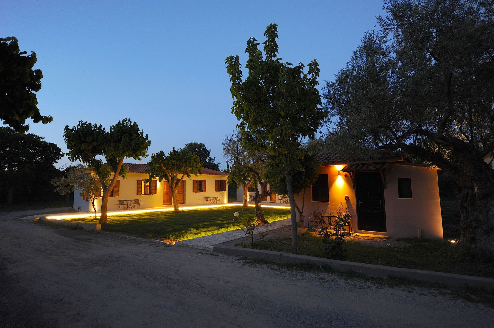 properties-BUNGALOWS-2.jpg