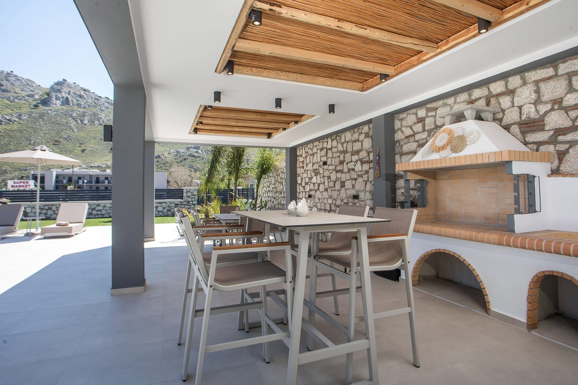 properties-CALMALUXV-3.jpg