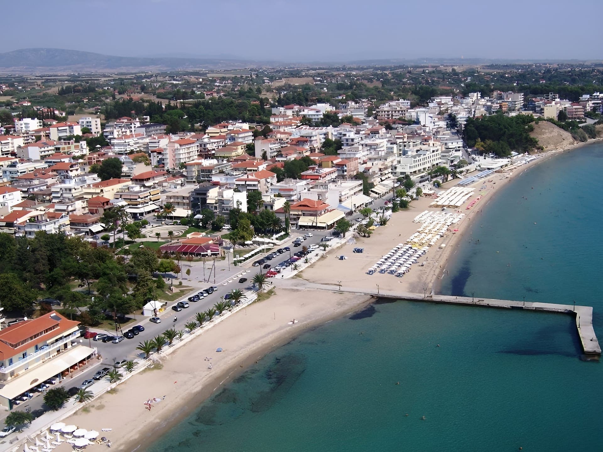 ΠΑΝΟΡΑΜΙΚΗ ΑΠΟΨΗ ΤΗΣ ΠΑΡΑΛΙΑΣ & ΤΗΣ ΠΟΛΗΣ