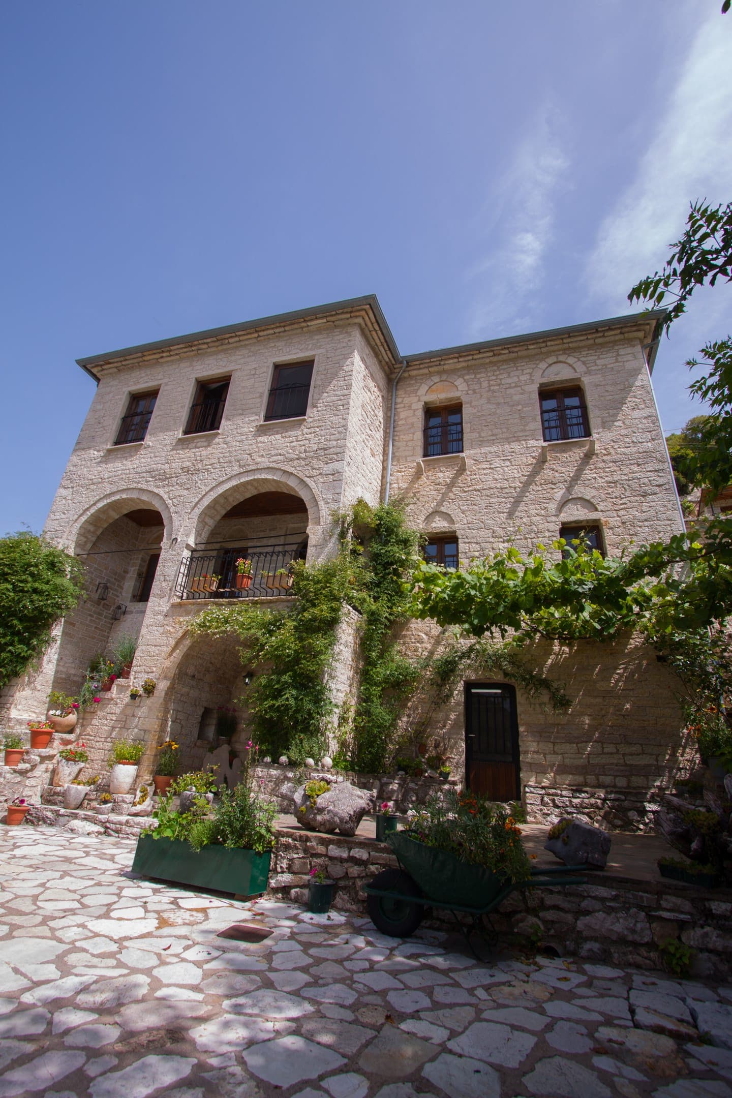 properties-CASACALDA-2.jpg