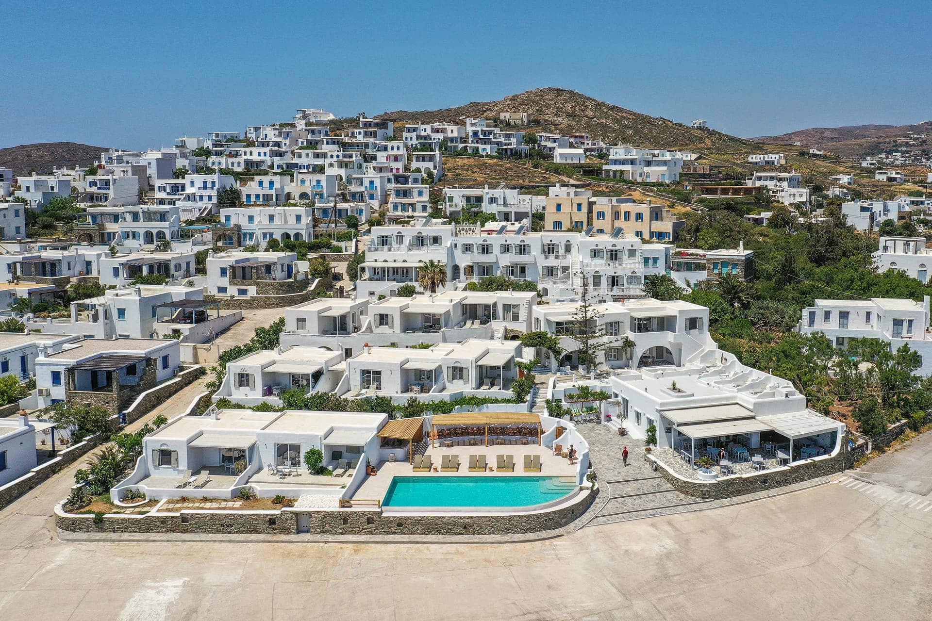 properties-CAVOSTINOS-0.jpg