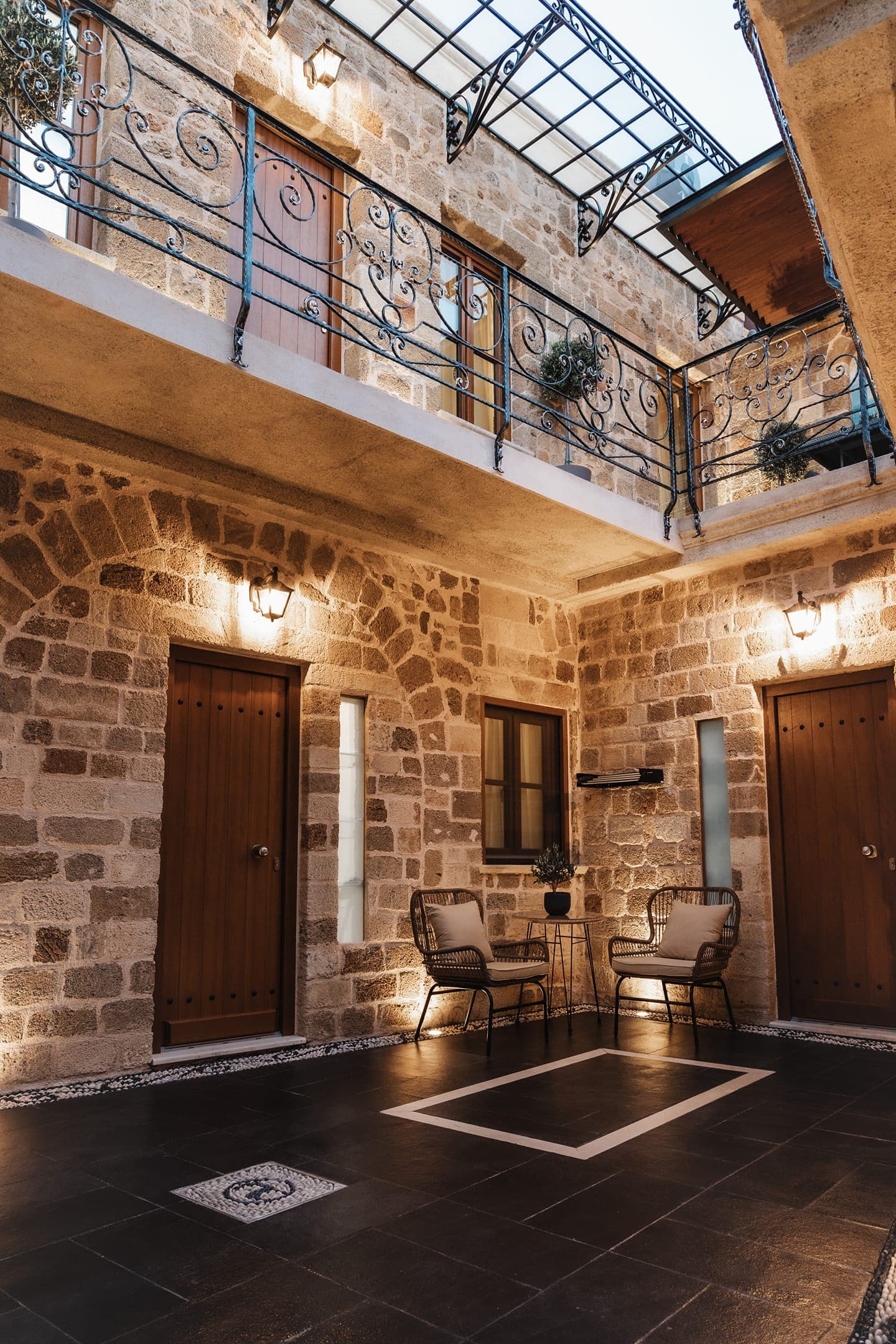 properties-CHATEAUALS-1.jpg
