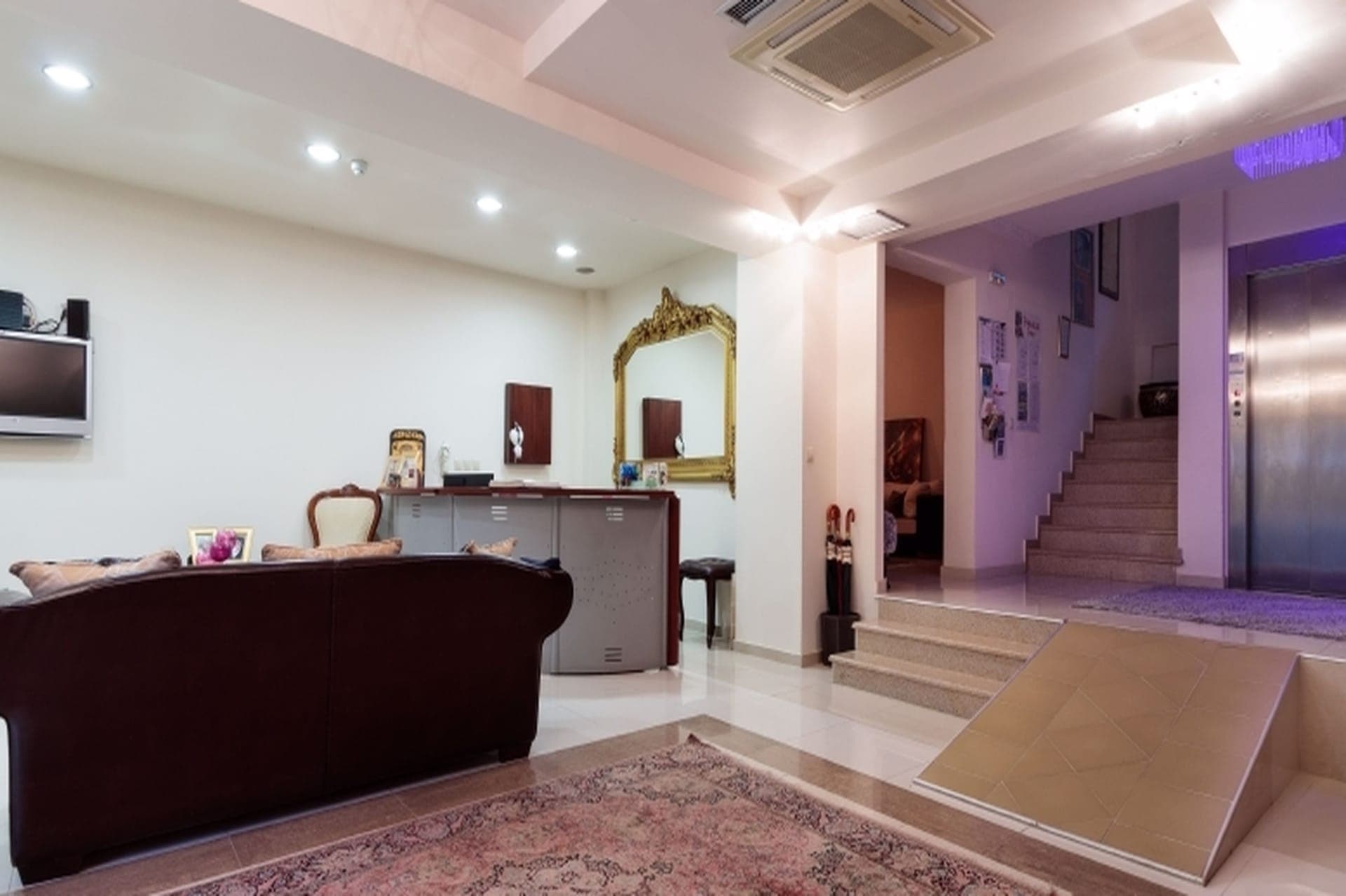 properties-CHRISTINA-2.jpg
