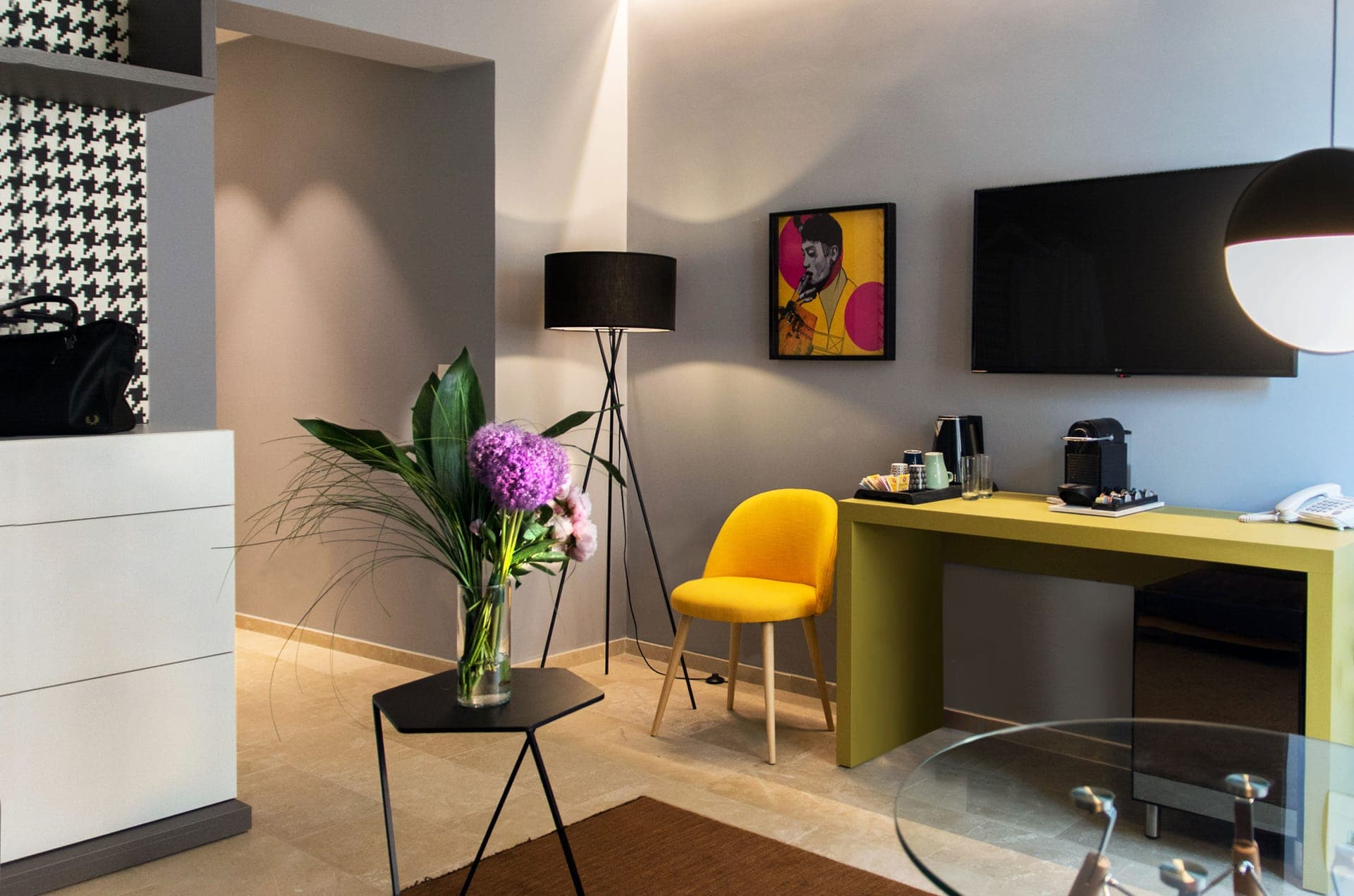 properties-CINQUESUIT-1.jpg