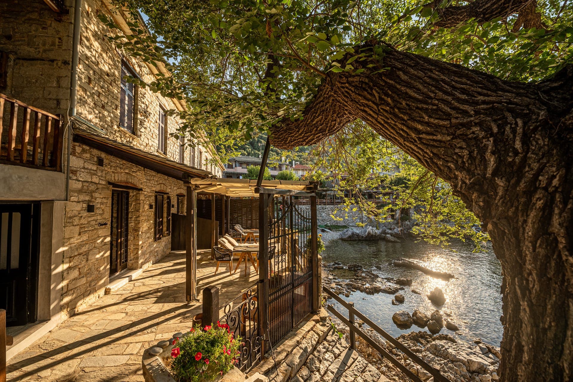 properties-CLEOPATRAS-1.jpg