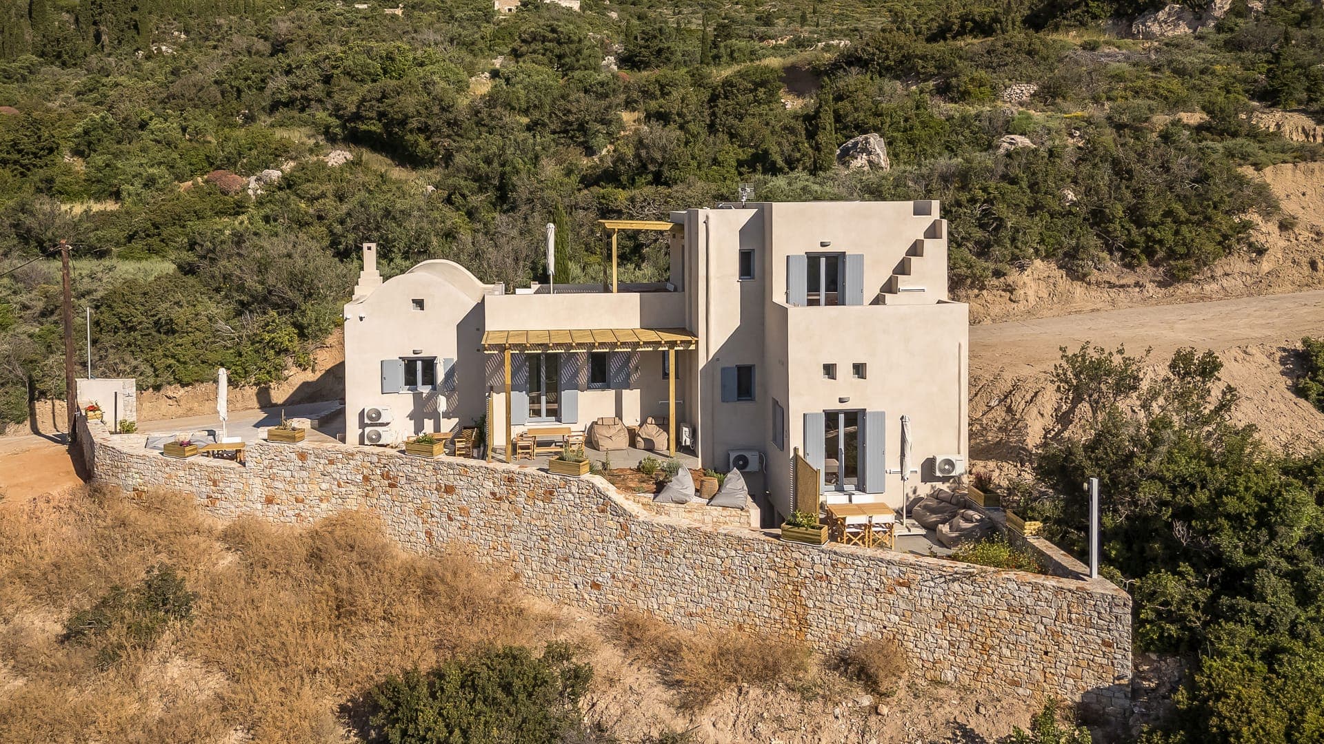 properties-COMODO-2.jpg