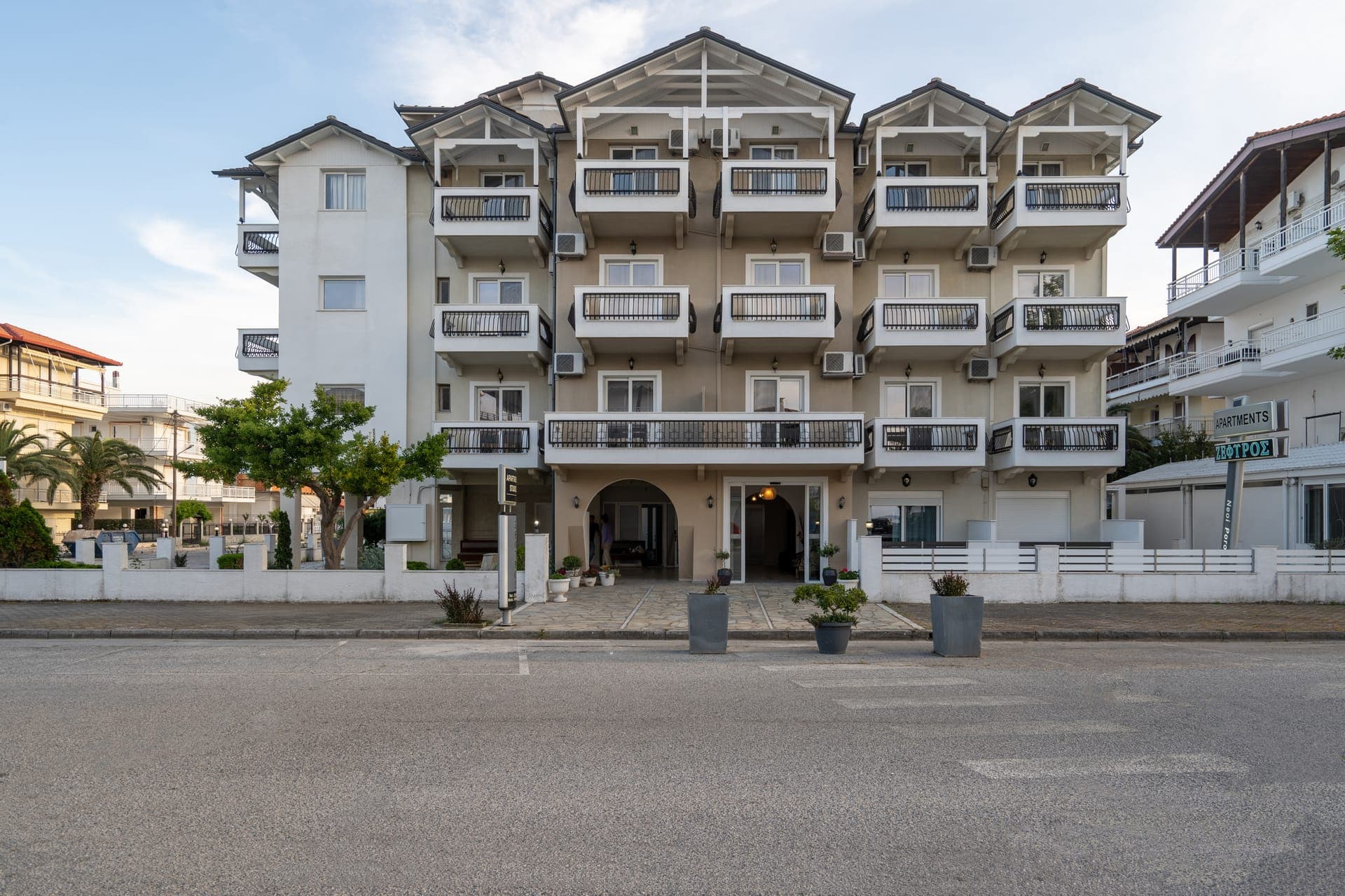 properties-COMZEFYROS-2.jpg
