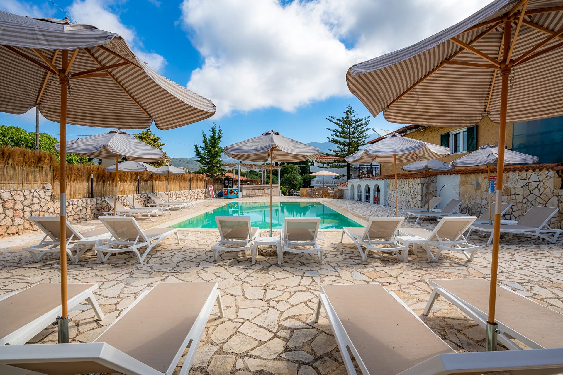 properties-COUDOURBH-0.jpg