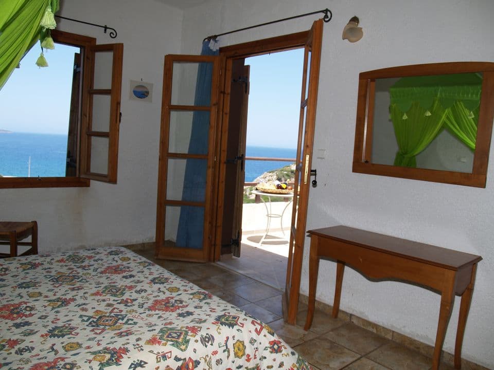 properties-CRETANVILL-1.jpg