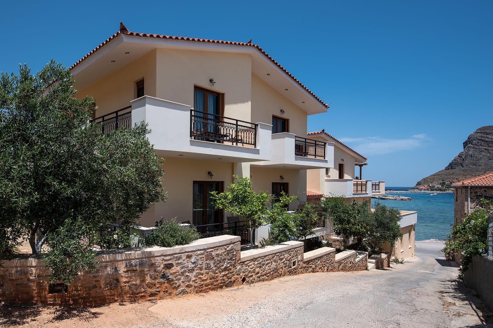 properties-CYRENIA-3.jpg
