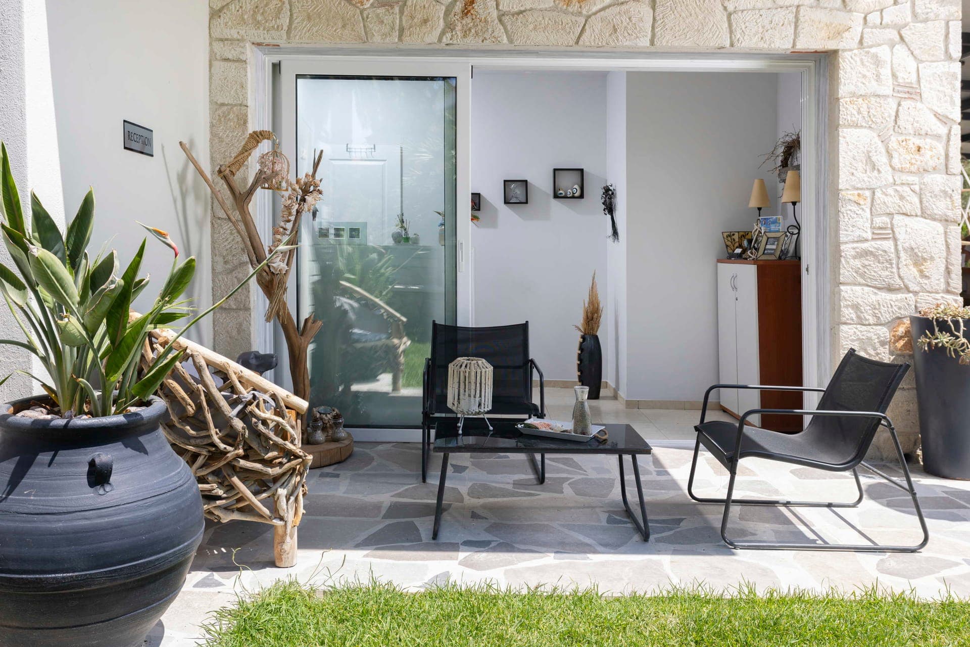 properties-DANAISTU-1.jpg