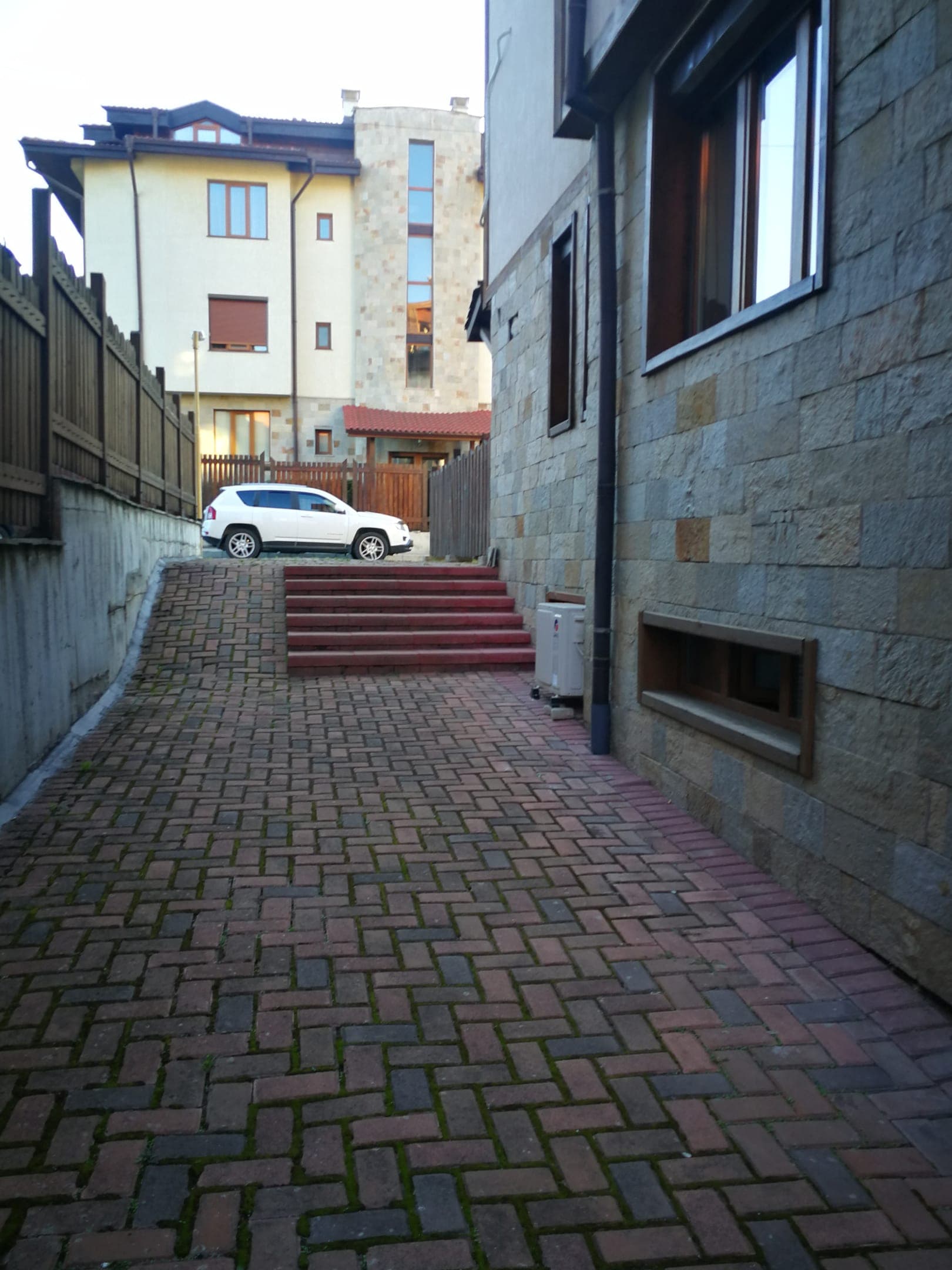 properties-DANDYBANSK-1.jpg