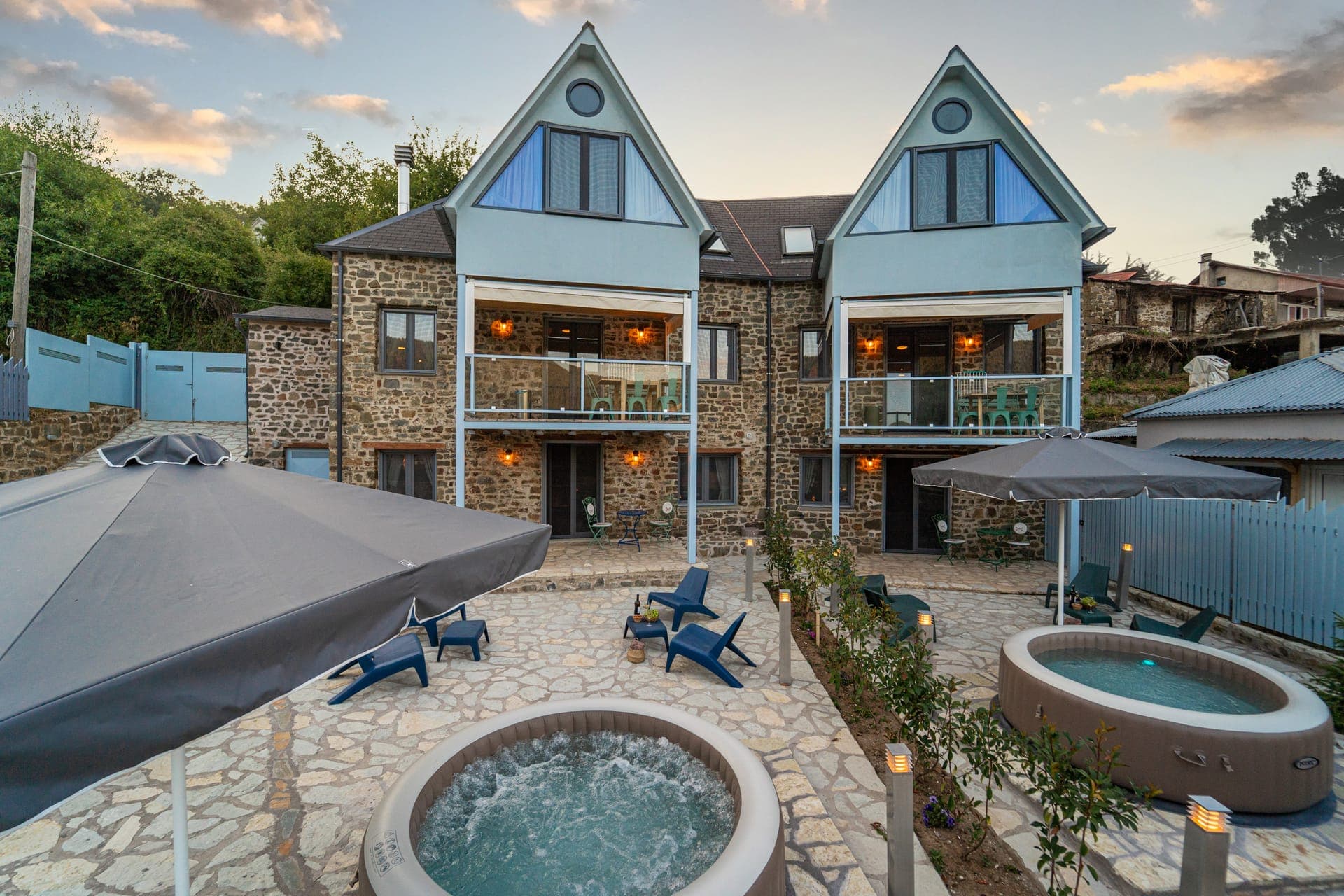 properties-DANDYKARP-0.jpg