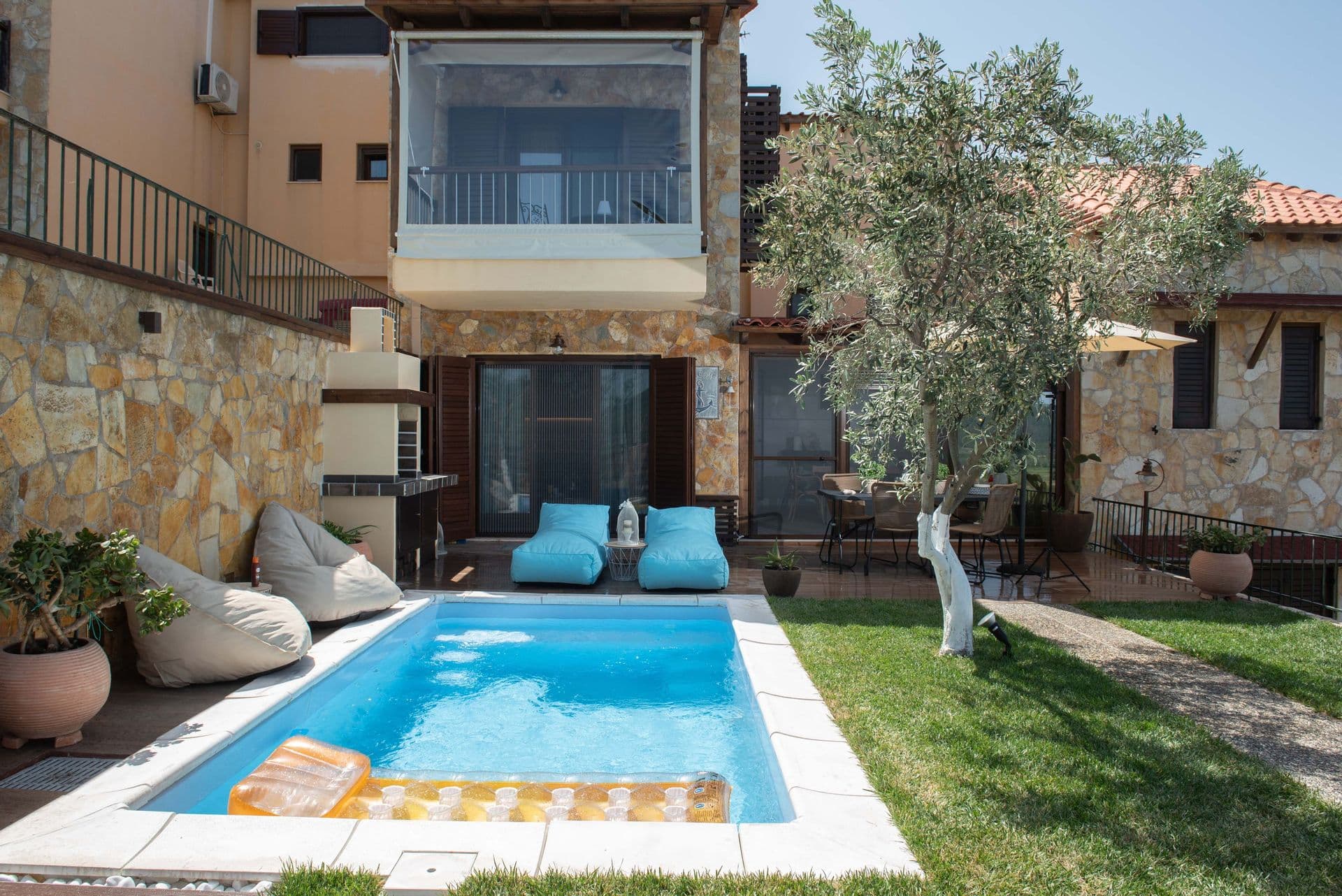 properties-DANDYNEARO-1.jpg
