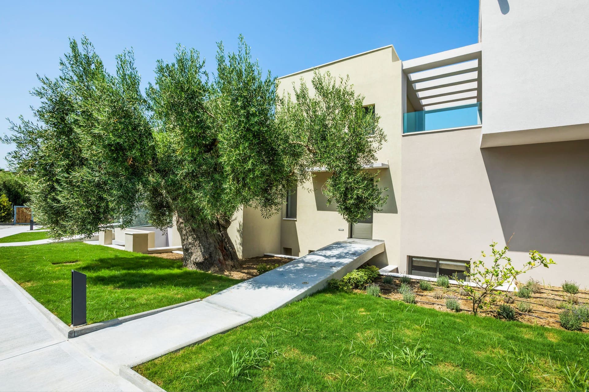properties-DIONLUXVIL-4.jpg