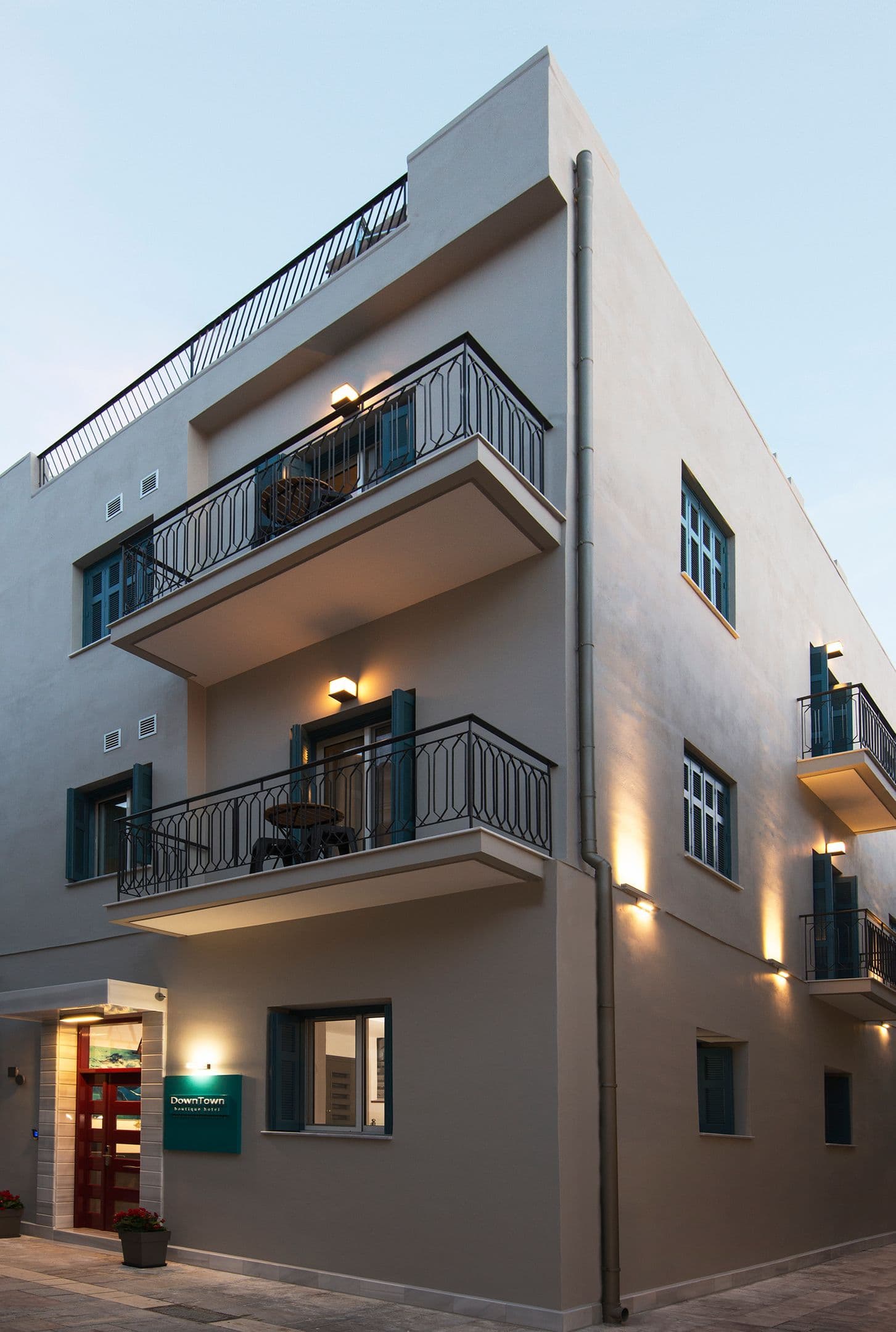 properties-DOWNTOWNHO-3.jpg