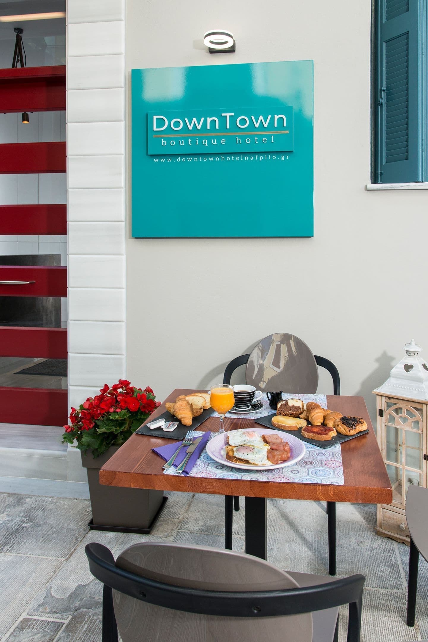 properties-DOWNTOWNHO-4.jpg