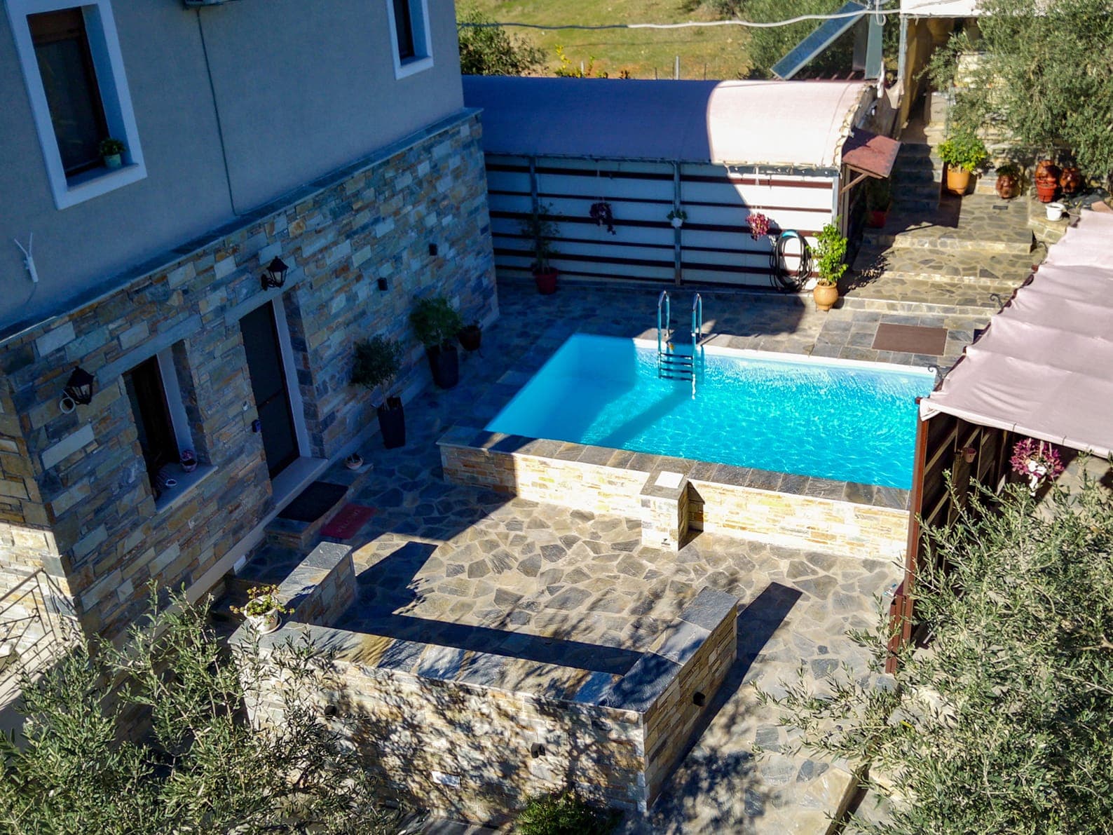 properties-EFFIESMAIS-3.jpg