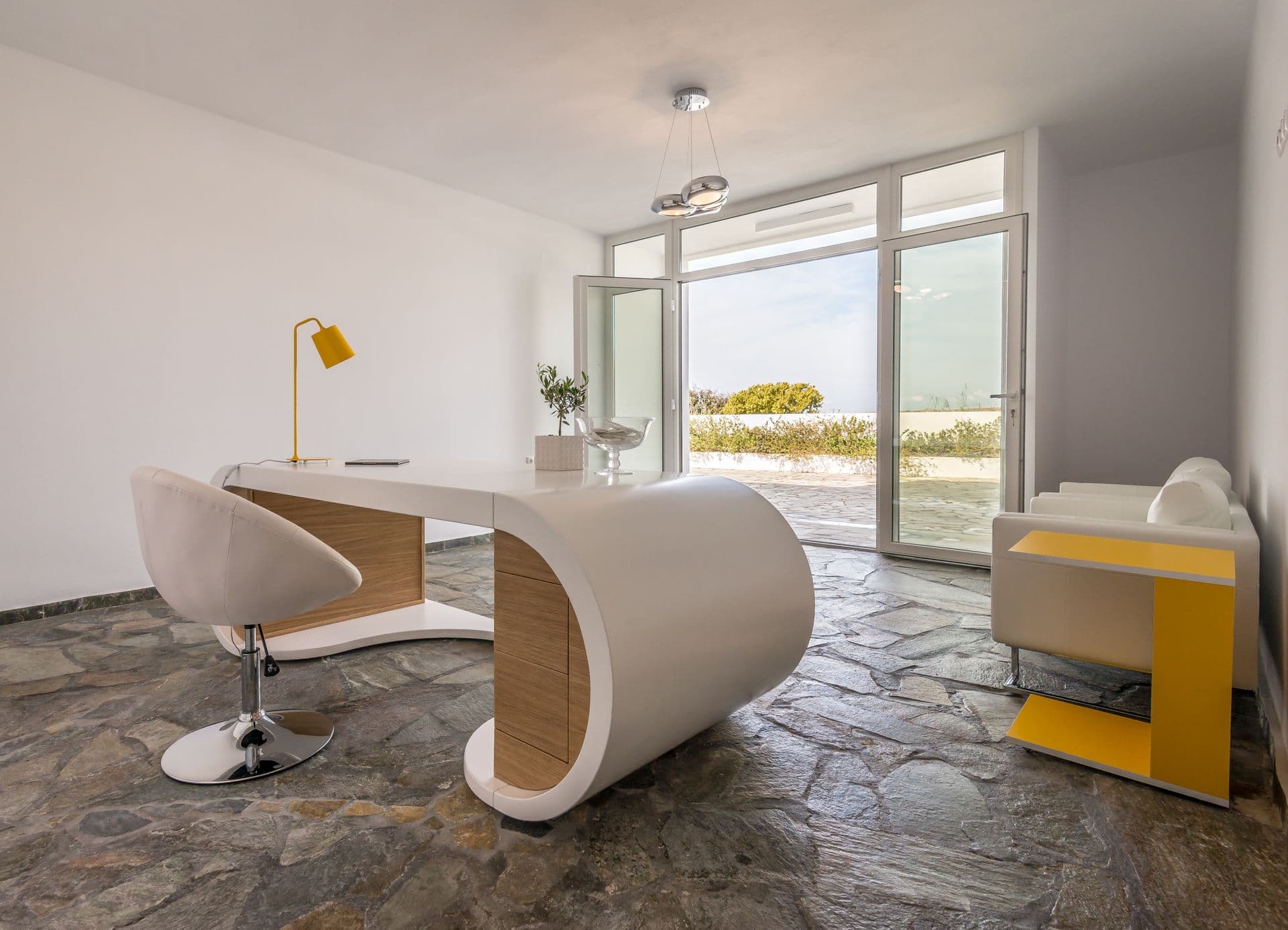properties-EIRIANA-3.jpg