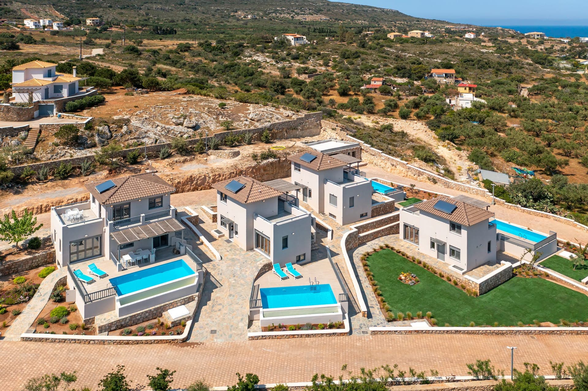 properties-ELAQUAVILL-0.jpg