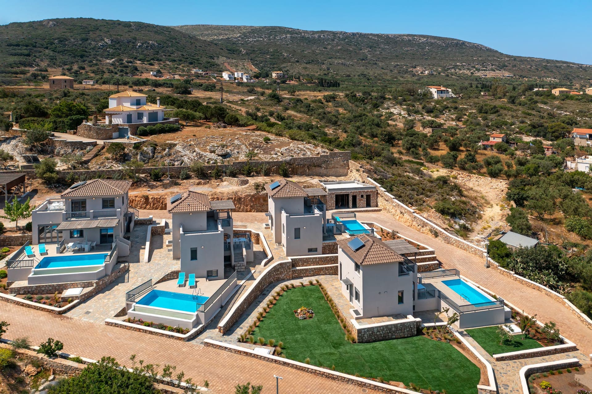 properties-ELAQUAVILL-3.jpg