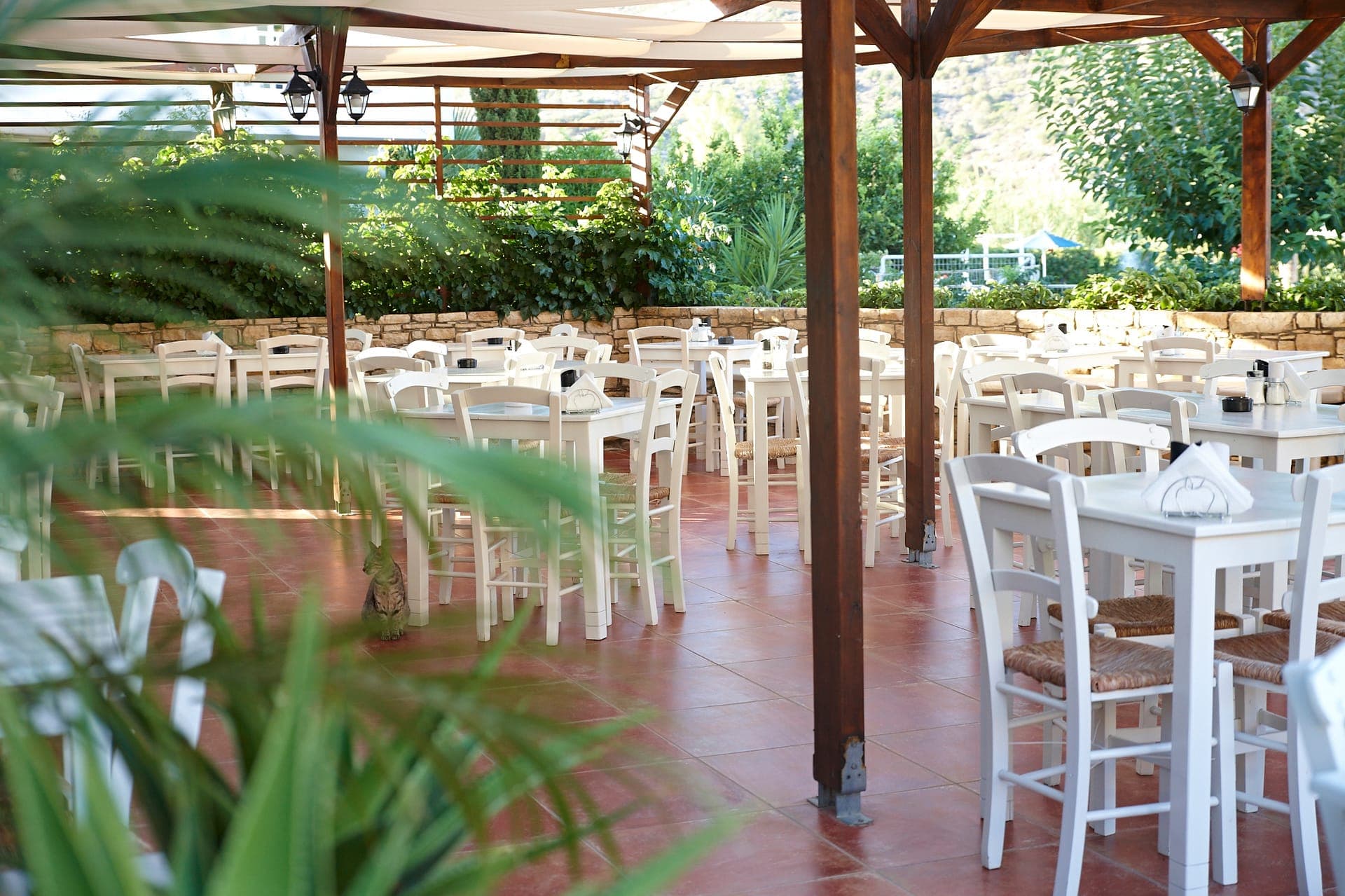 EXTERIOR SPACE FOR BREAKFAST