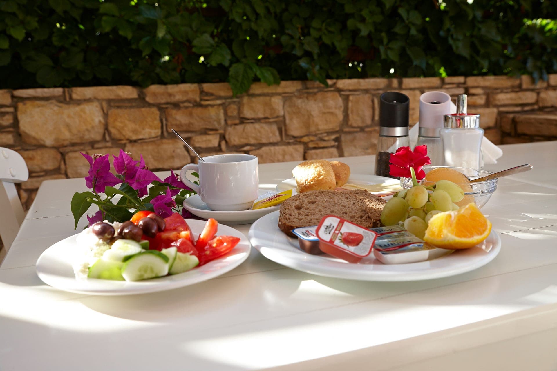 GREEK BREAKFAST