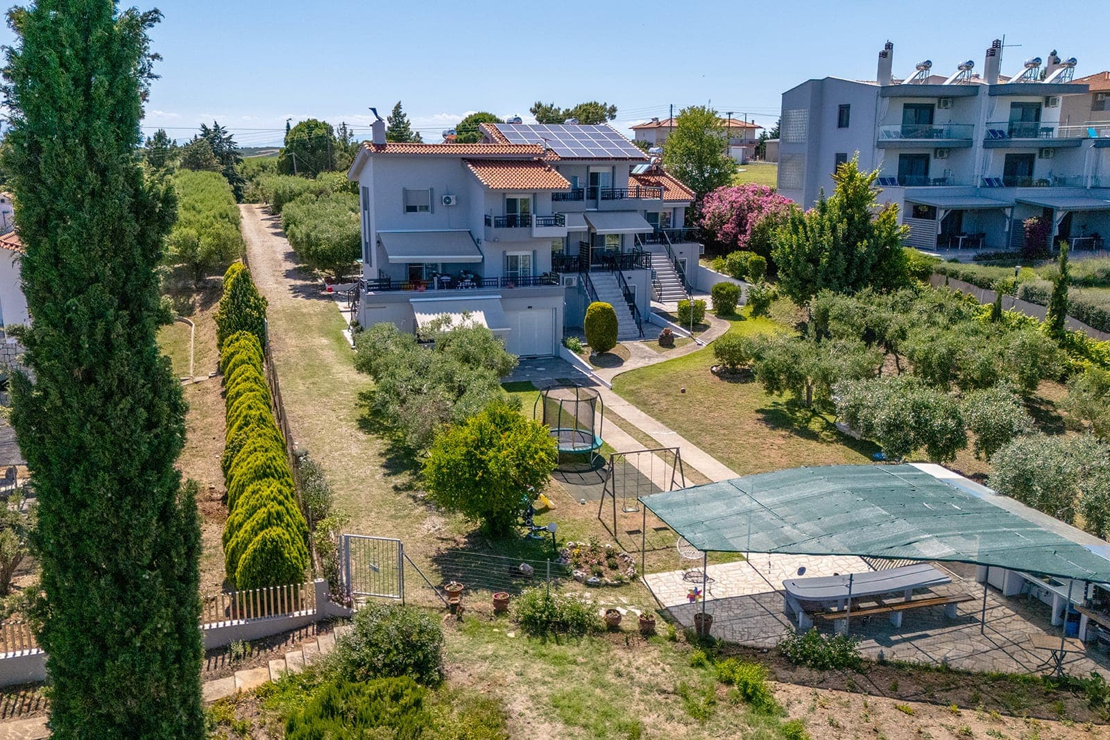 properties-ELEGANTMAI-1.jpg