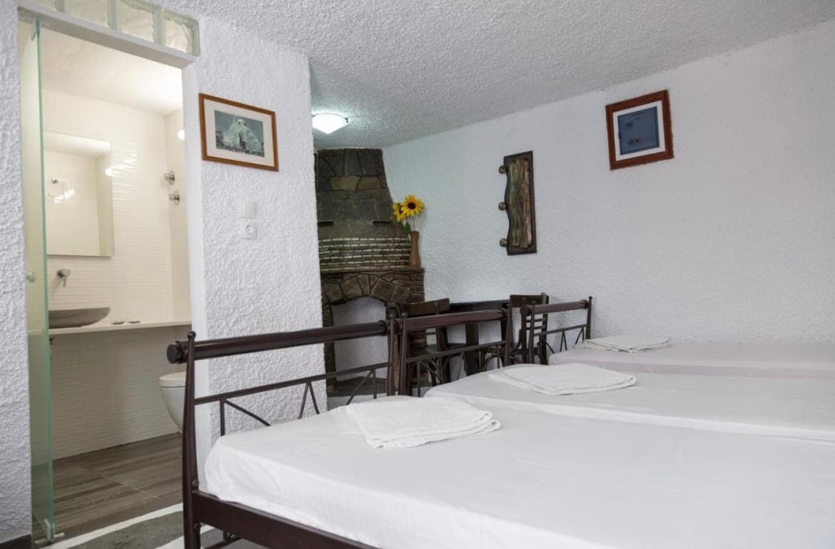 properties-ELENISTUD-0.jpg