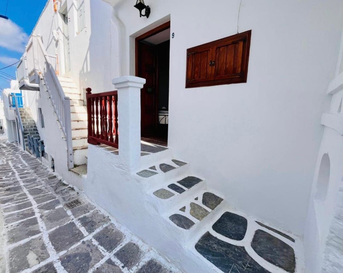 properties-ELENISTUD-3.jpg