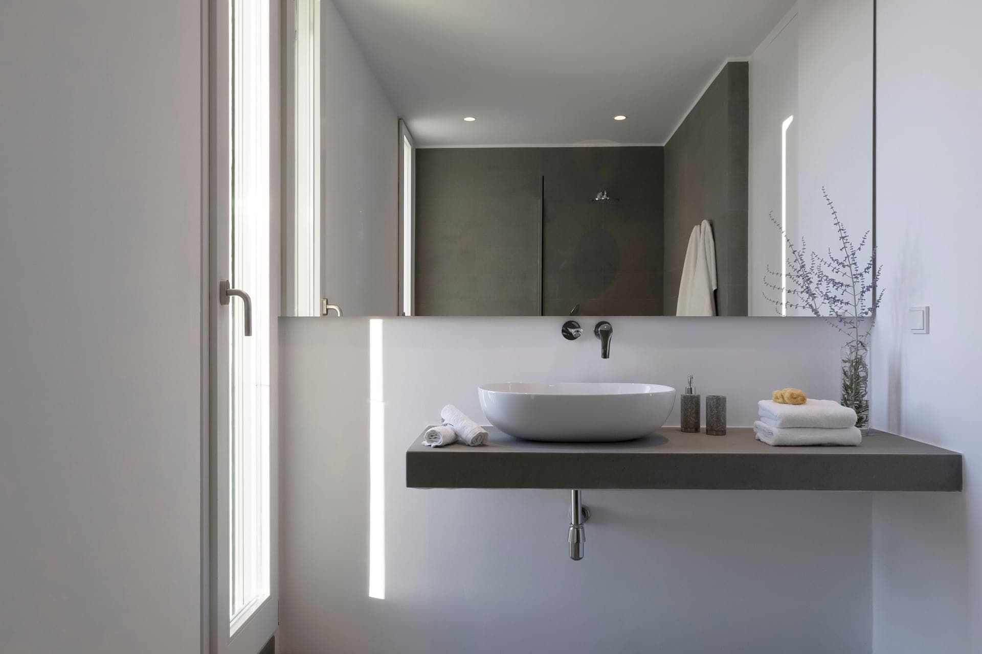 properties-ELESIA-2.jpg