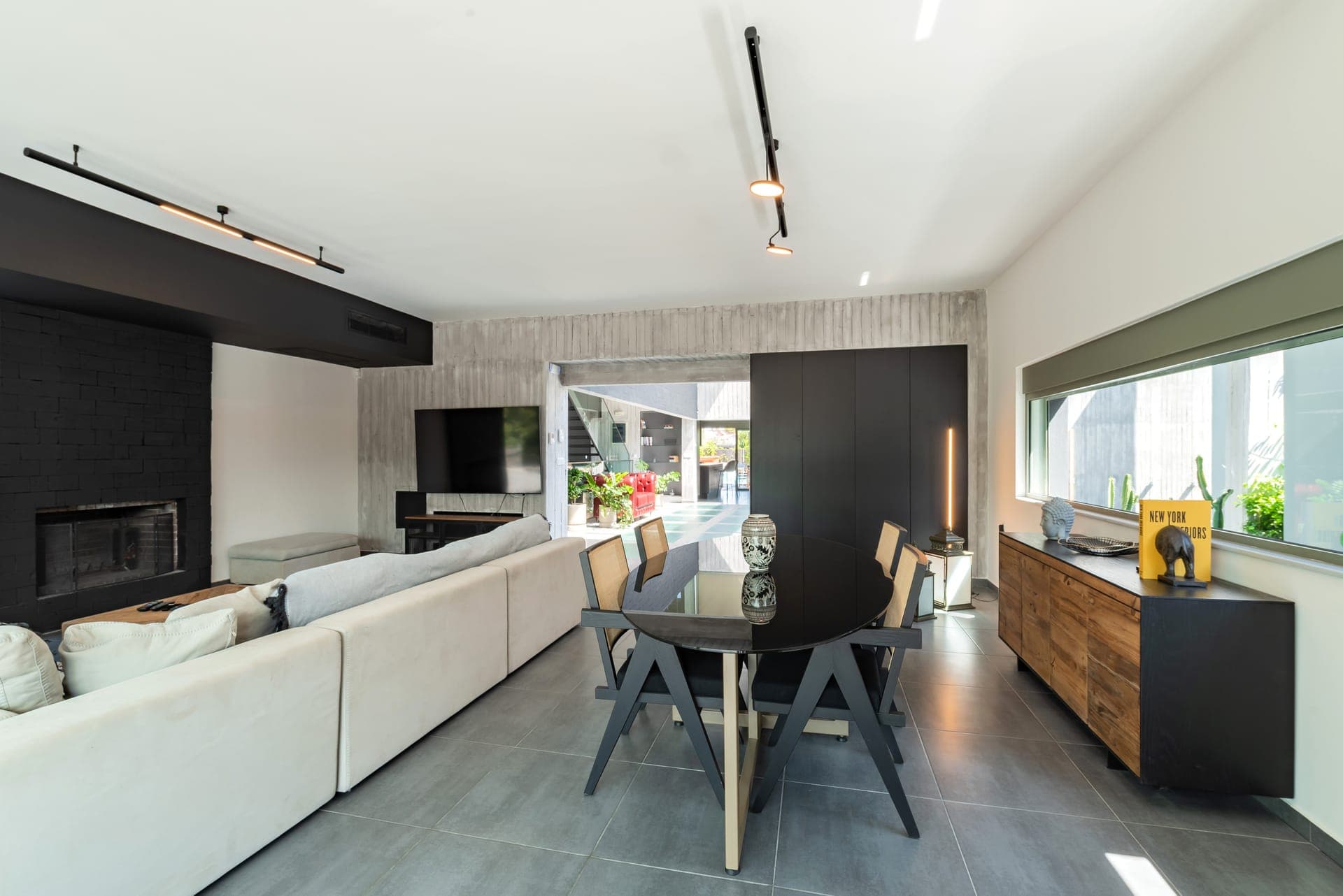 properties-ELEVENR-4.jpg