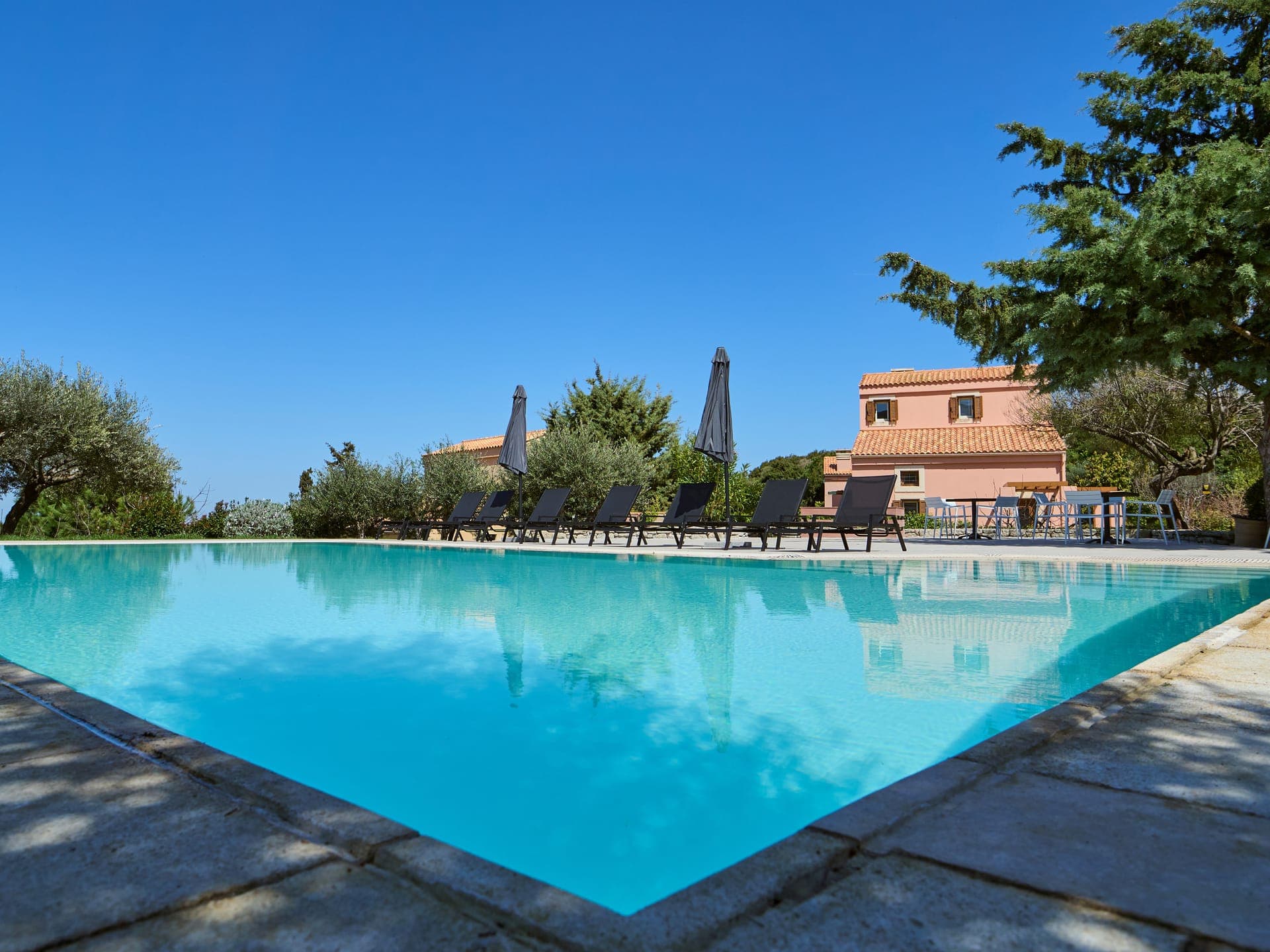 properties-ELIATHOS-1.jpg