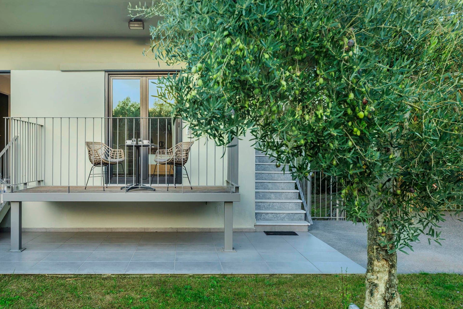 properties-ELIES33-1.jpg
