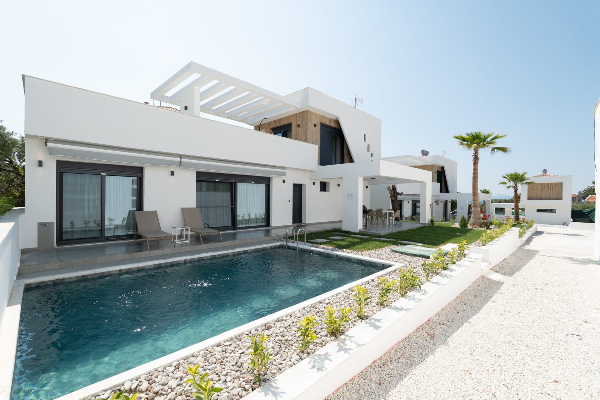 properties-EMERALDISL-4.jpg