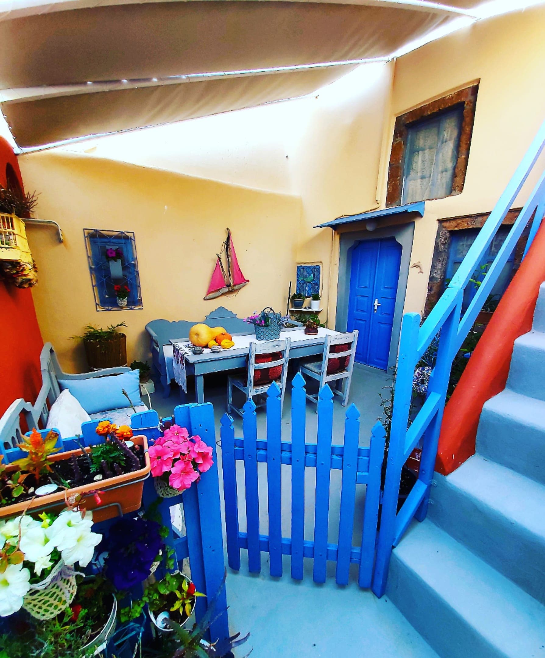properties-EMMANTINAS-0.jpg