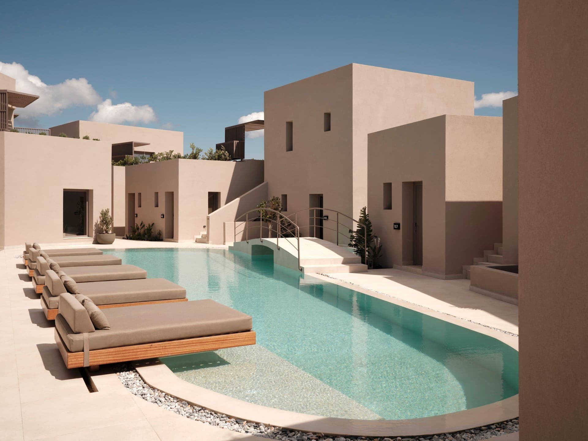 properties-ENARMASUIT-1.jpg