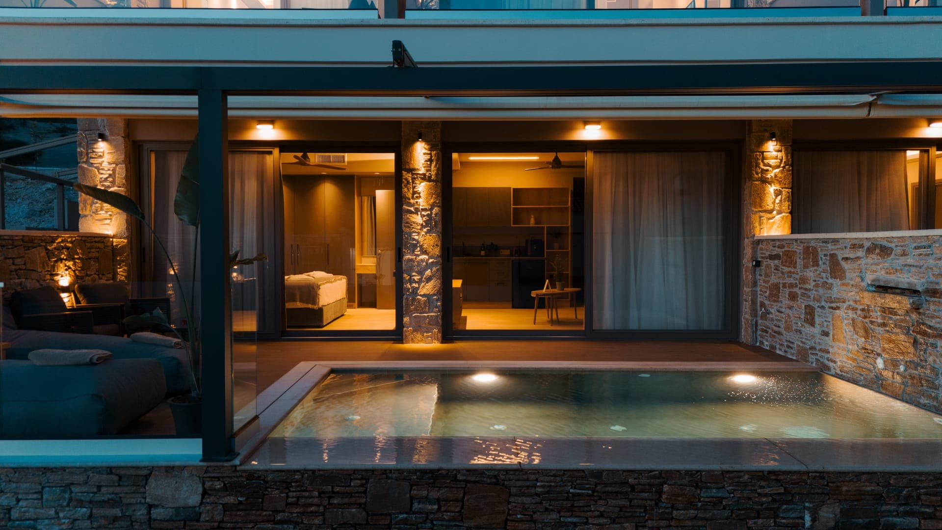 properties-ENNEAMUSES-1.jpg