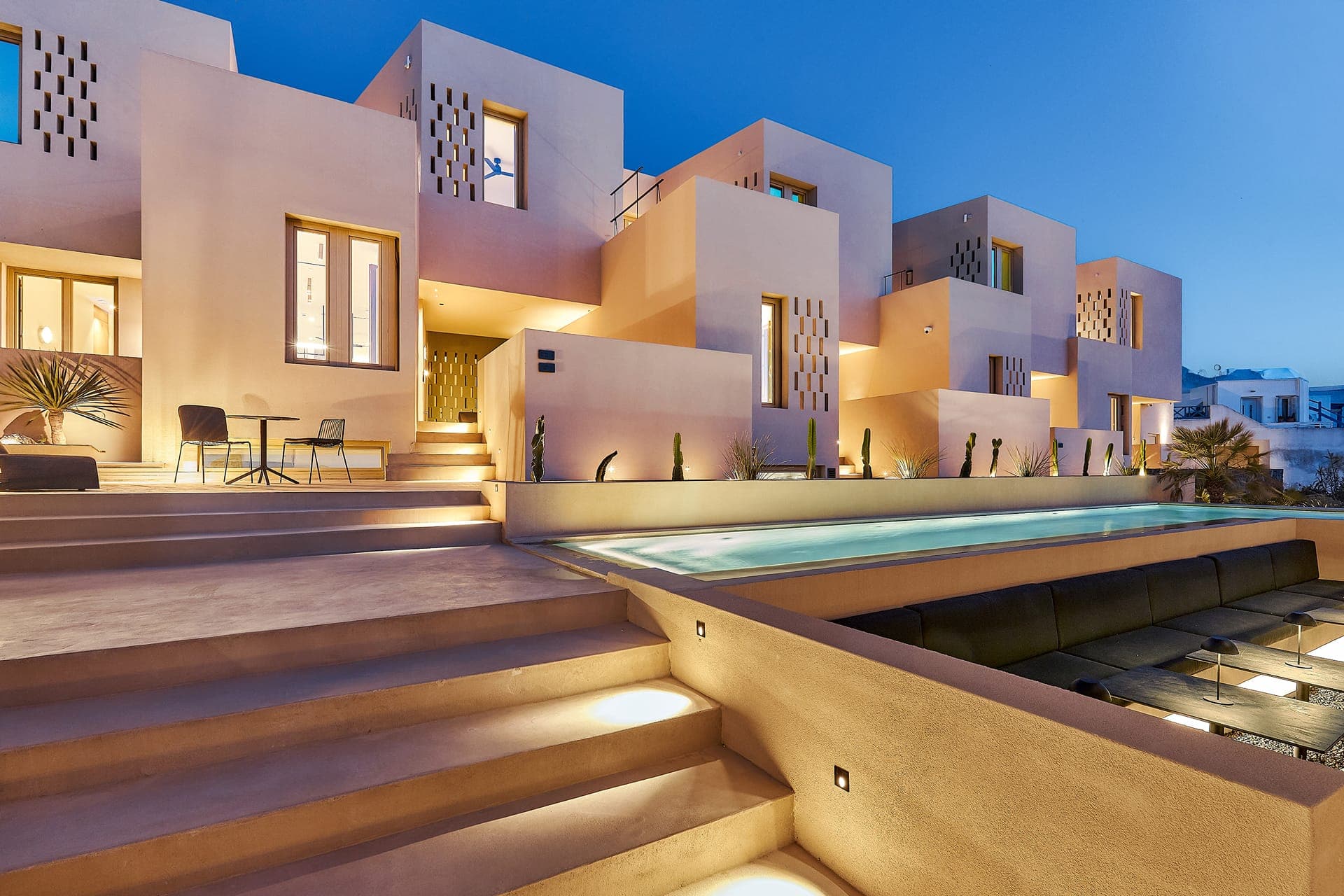properties-ENORMEEOS-1.jpg