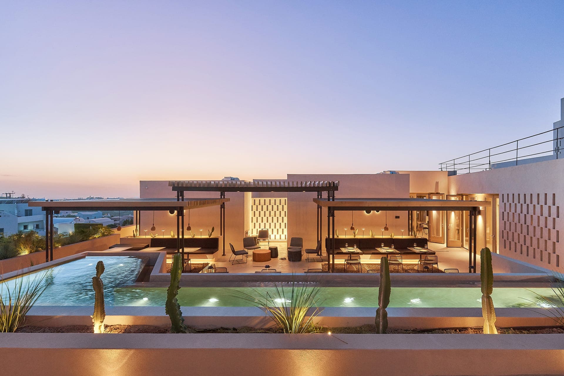 properties-ENORMEEOS-2.jpg