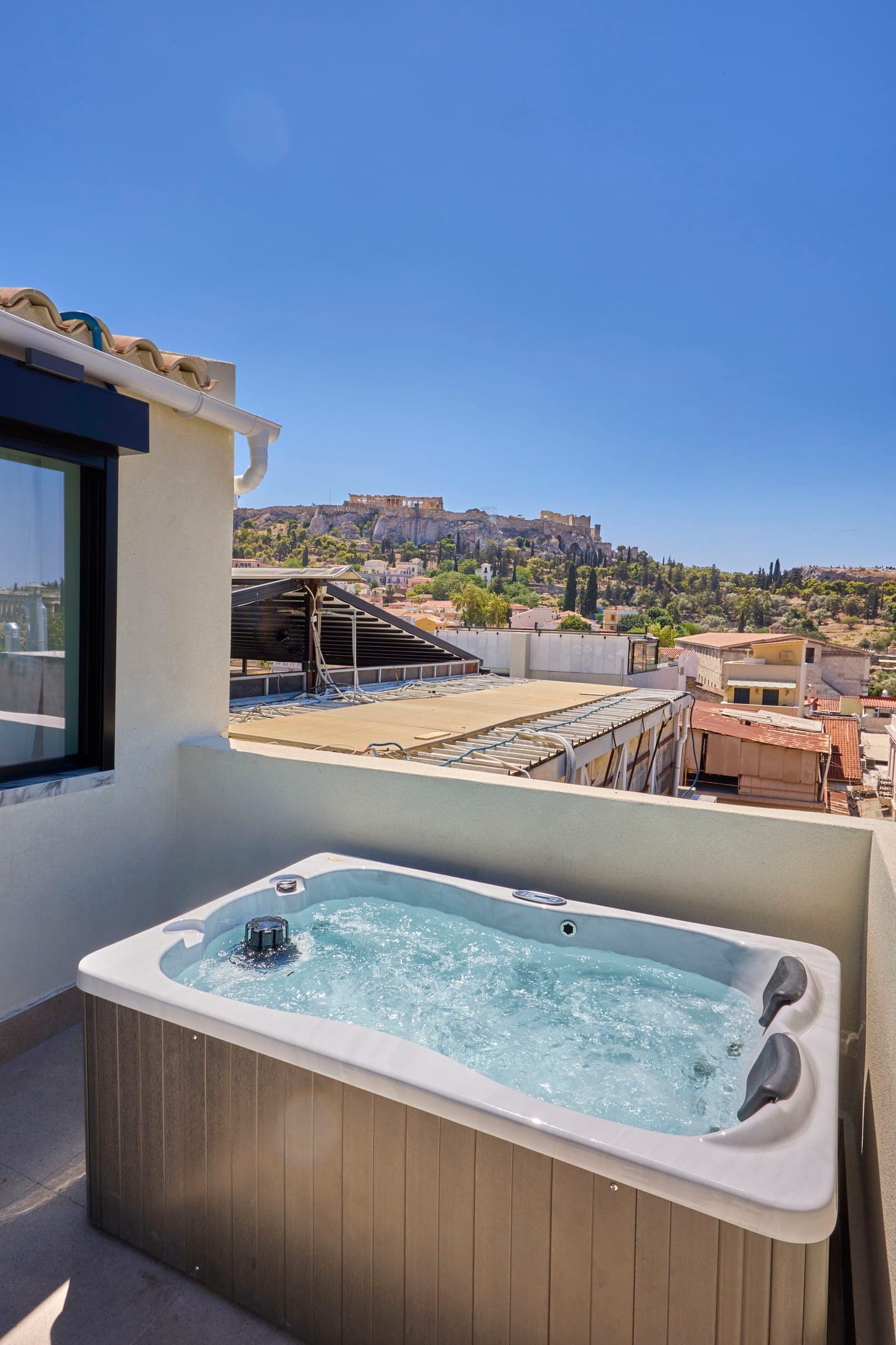 properties-ERMOU99LXE-4.jpg