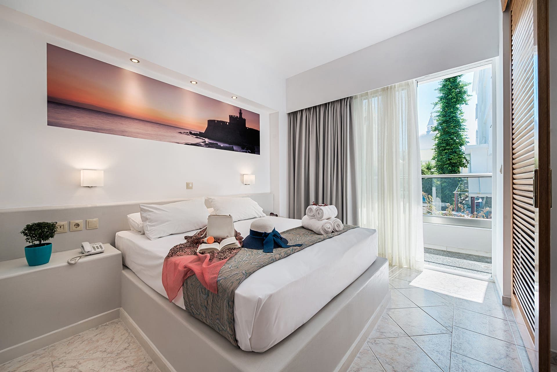 properties-ESPERIAHTL-1.jpg