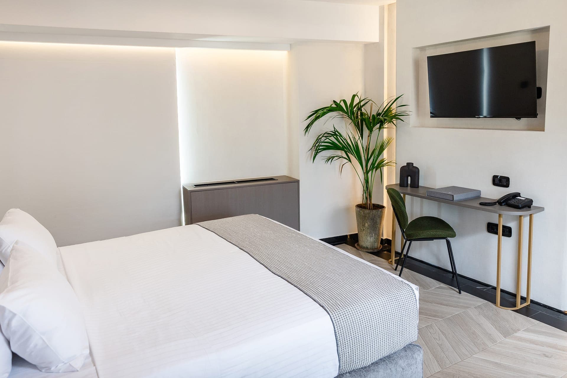 properties-ESSEATHENS-3.jpg