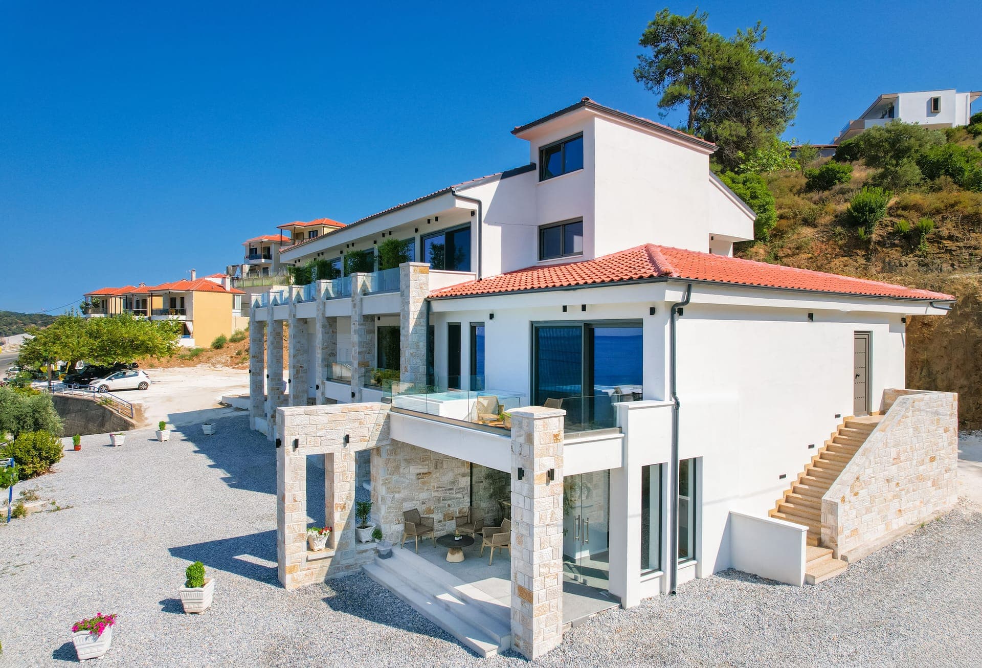 properties-ESSENTLUX-2.jpg