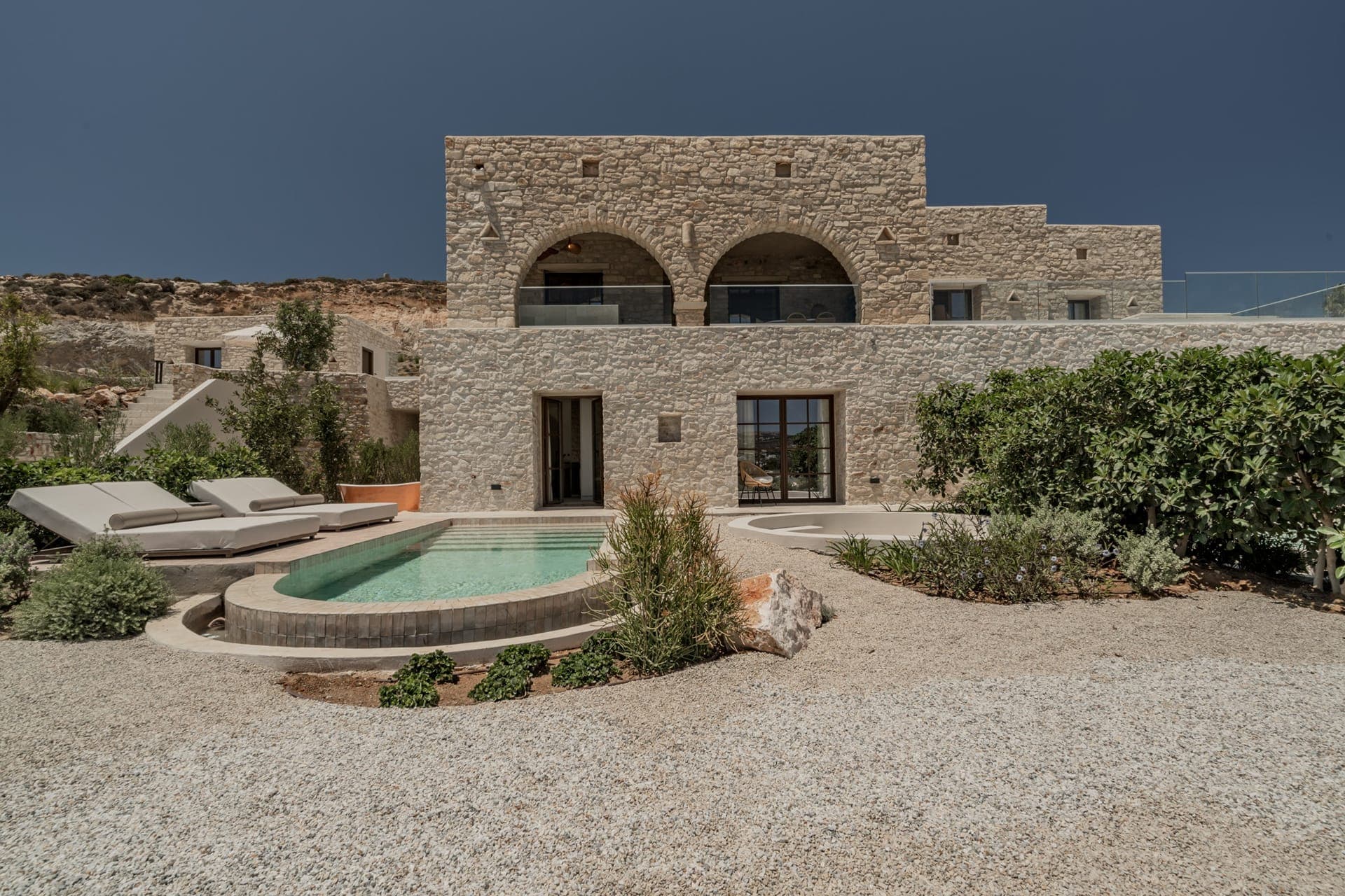 properties-EUNOIASUIT-1.jpg