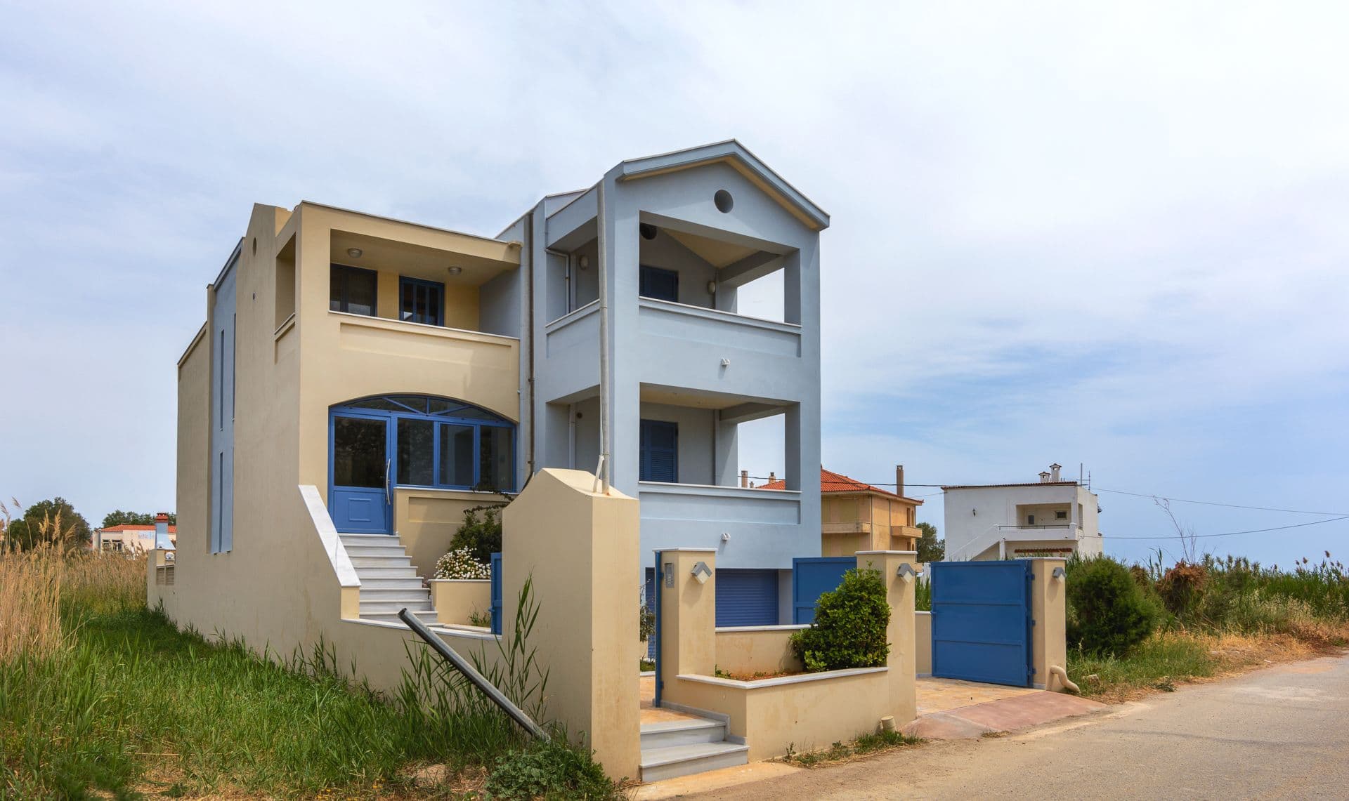 properties-FANISHOUSE-0.jpg