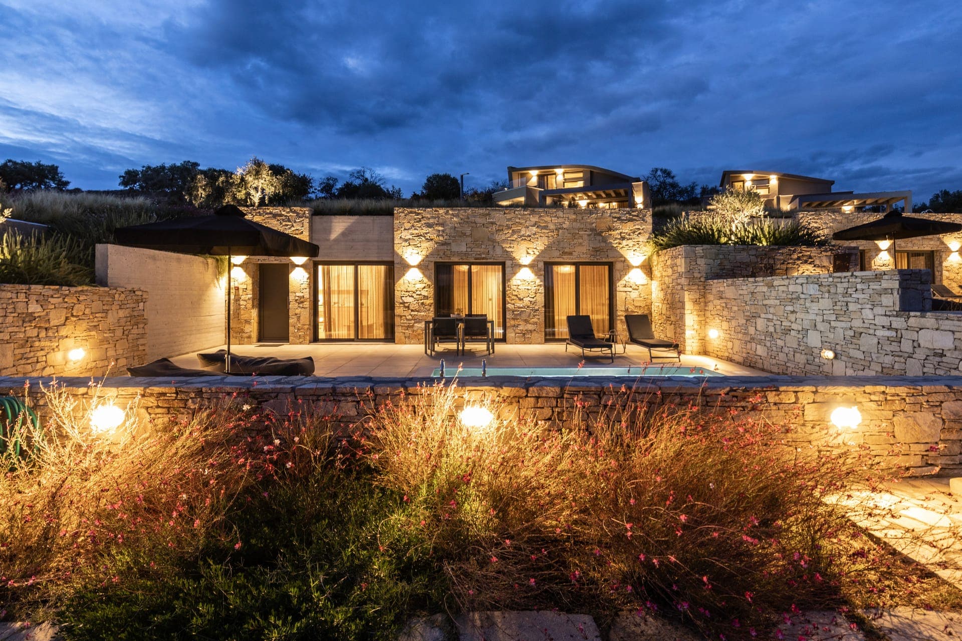properties-FARISTONE-0.jpg