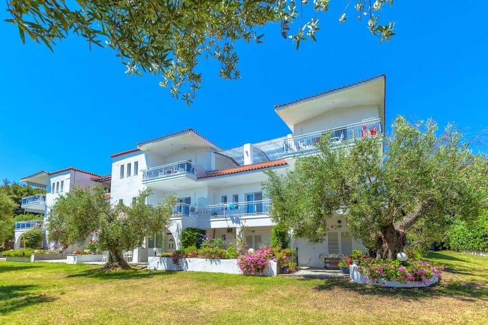 properties-FAROSAPART-0.jpg