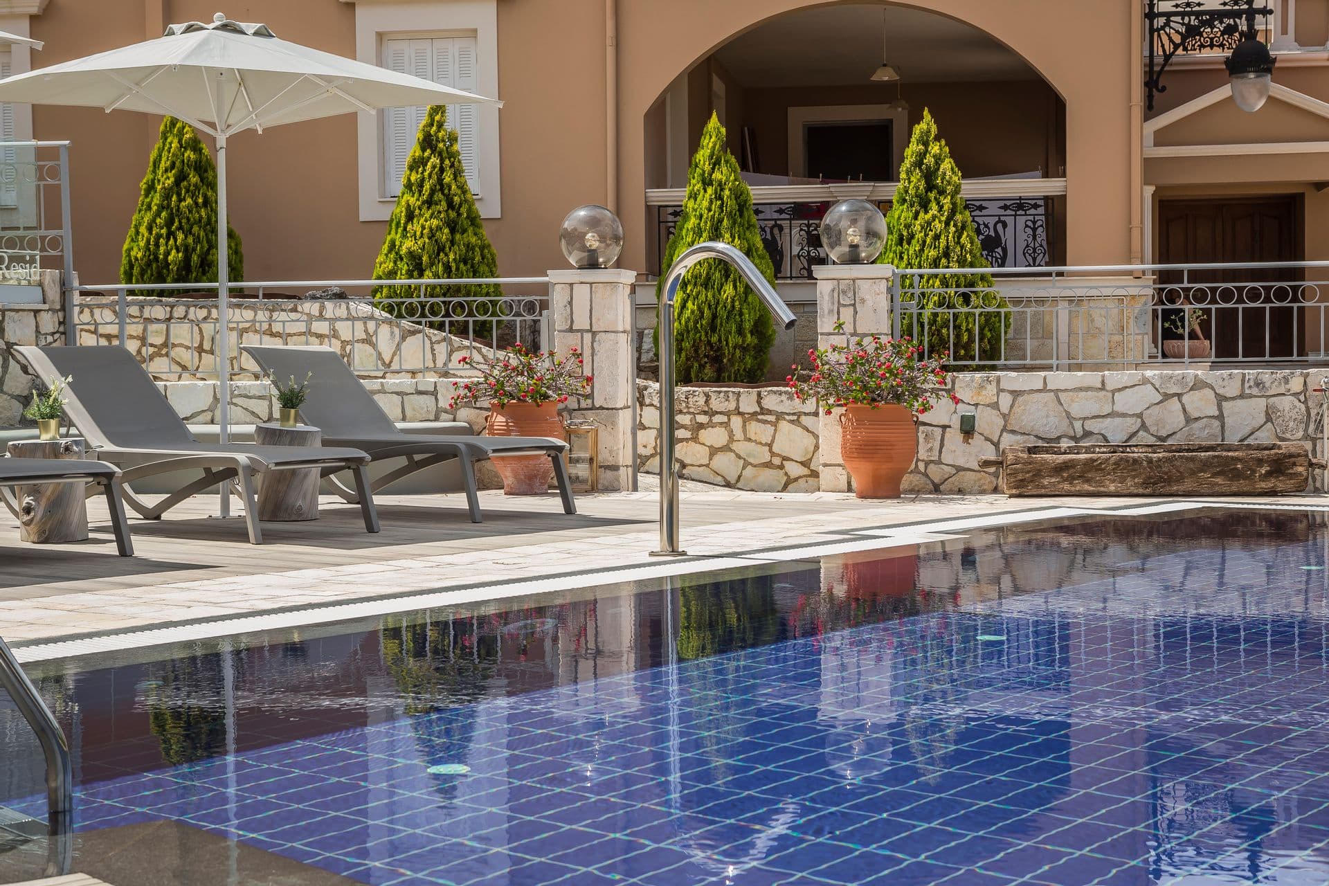 properties-FAROSRESID-1.jpg